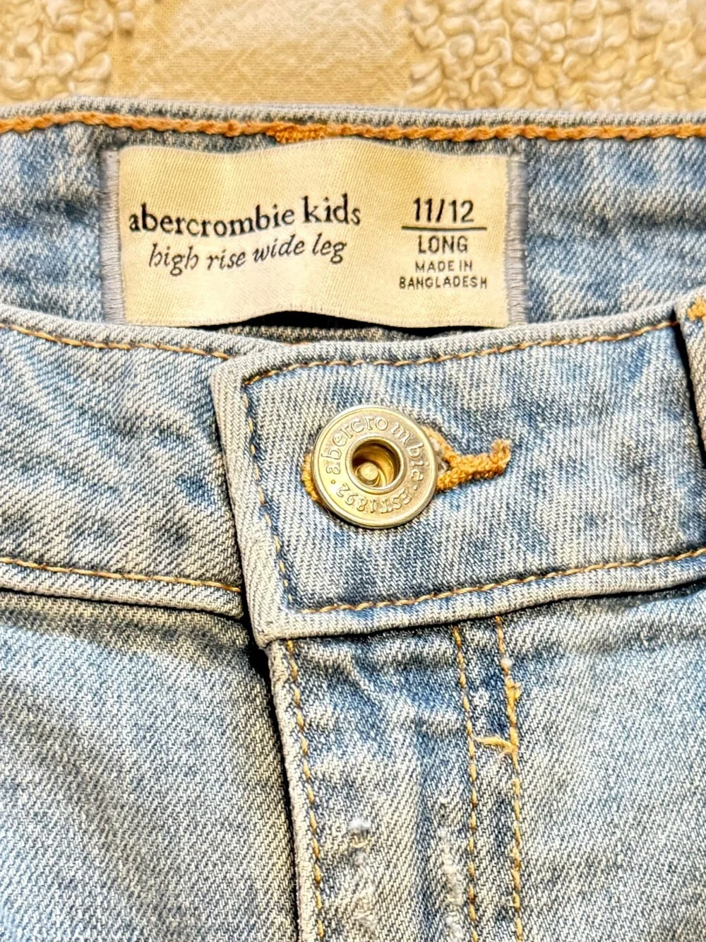 Abercrombie & Fitch Light Wash Distressed Kids Jeans High Rise wide leg - Picture 5 of 7
